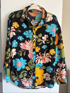 Floral Button-Down Shirt in Black Multi — Women’s Casual Shirt